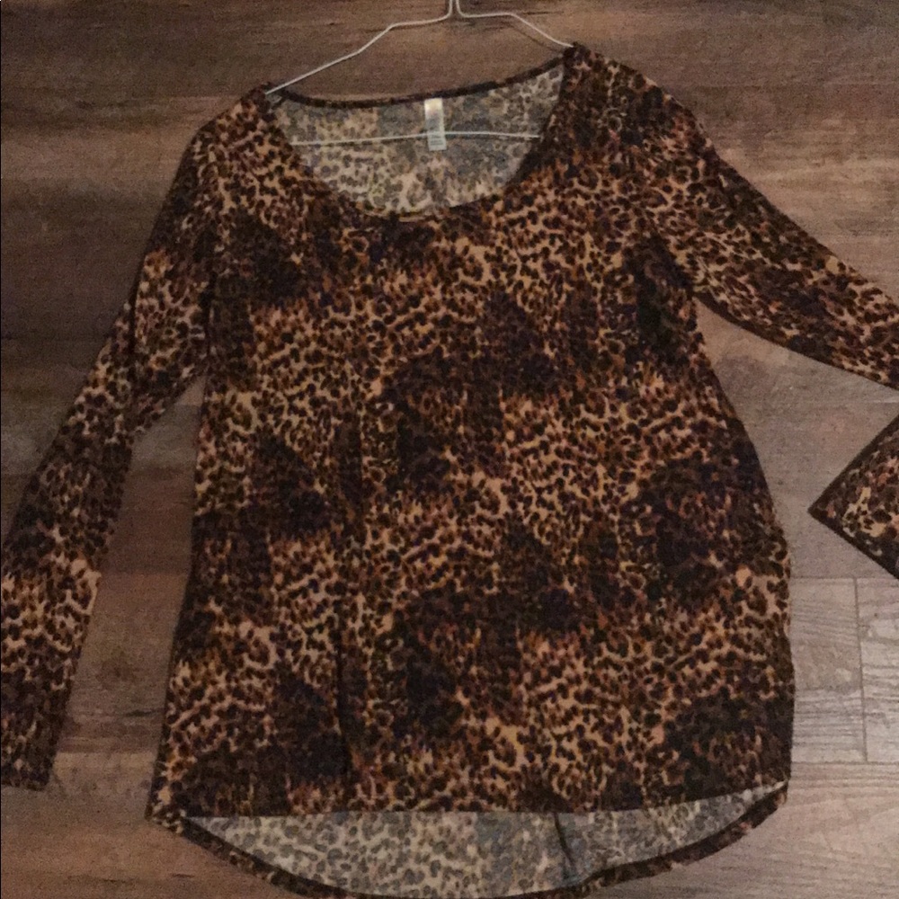 Lularoe lynnae size large, leopard print